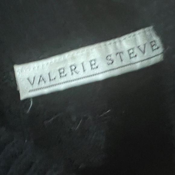 VINTAGE Valerie Stevens Black PulloverSweater with BOLD Colorful Embellishments - Picture 2 of 9